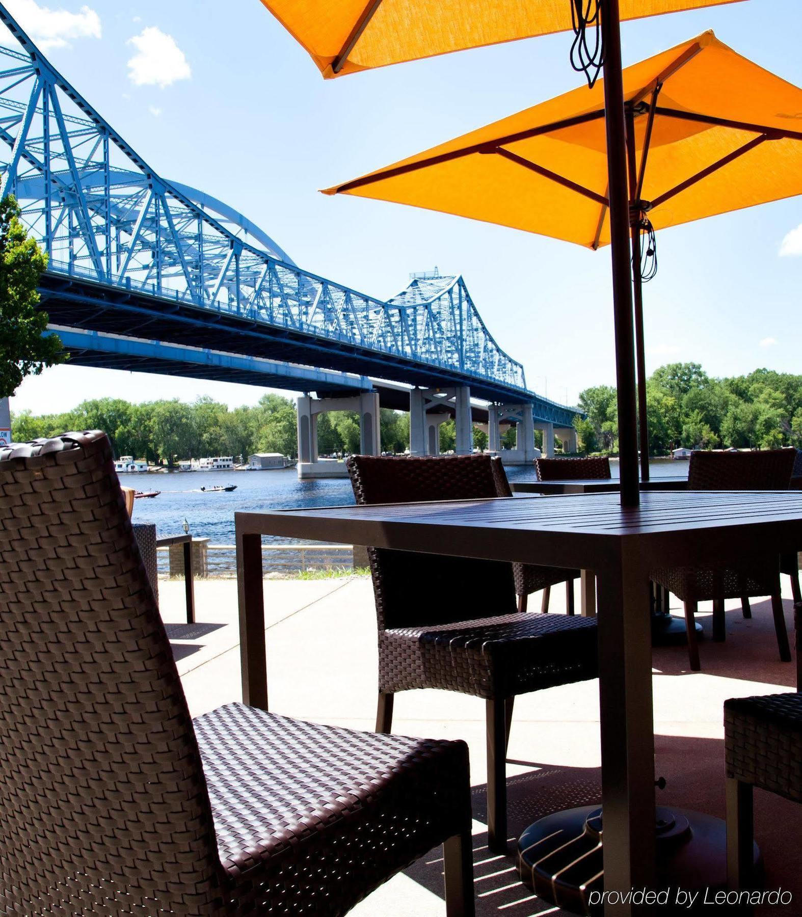 Courtyard La Crosse Downtown/Mississippi Riverfront Bagian luar foto